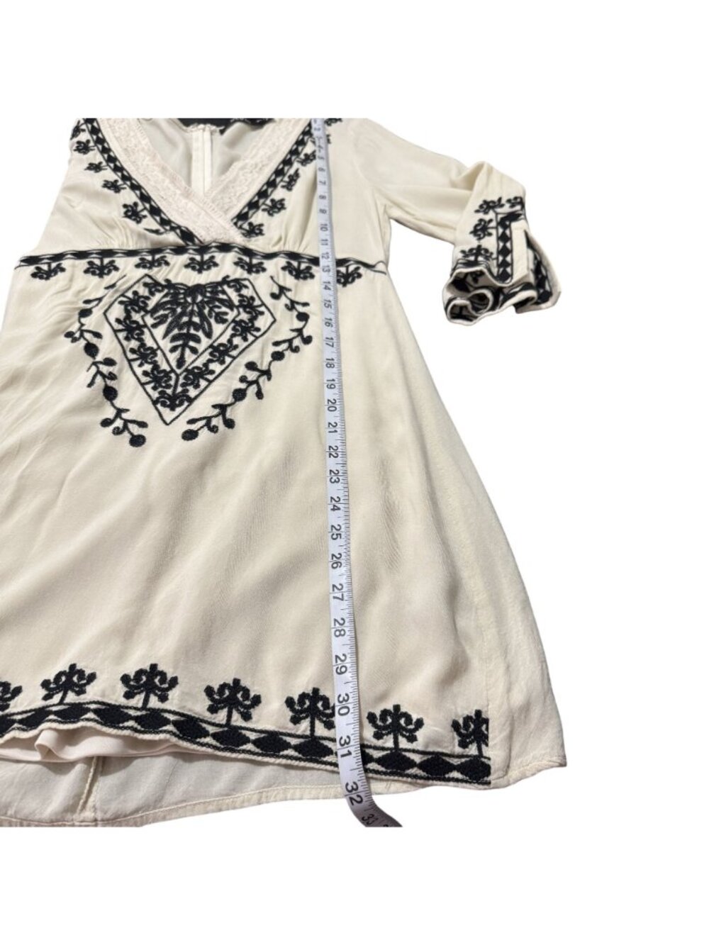 Ark & Co Embroidered Boho Mini Dress Cream Black Bell Sleeve Crochet Trim M - Picture 7 of 9